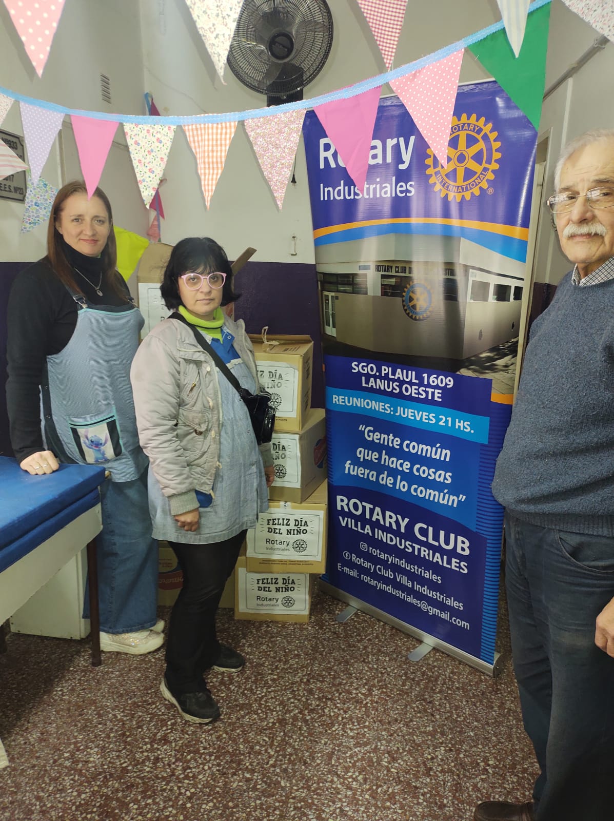 Donación de mochilas y útiles escolares; proyecto de gran envergadura